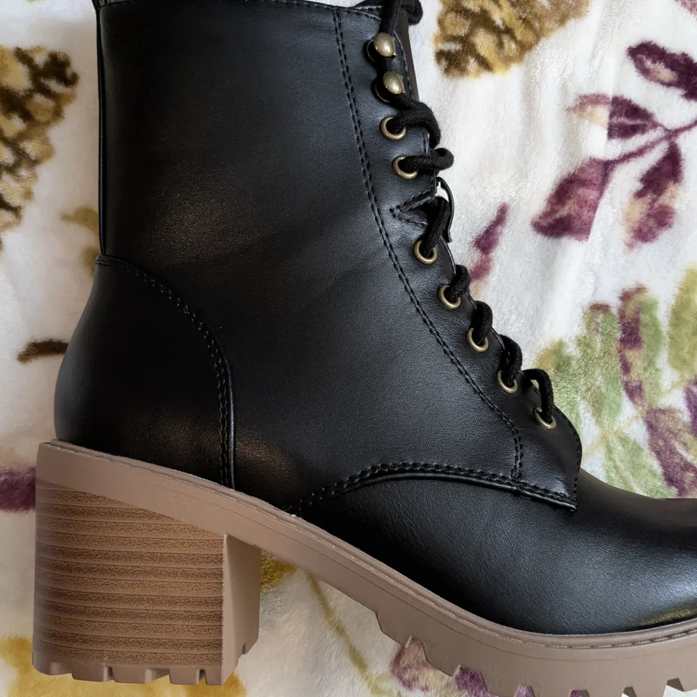 Soda Black Chunky Heel Lace-Up Boots - Picture 3 of 10